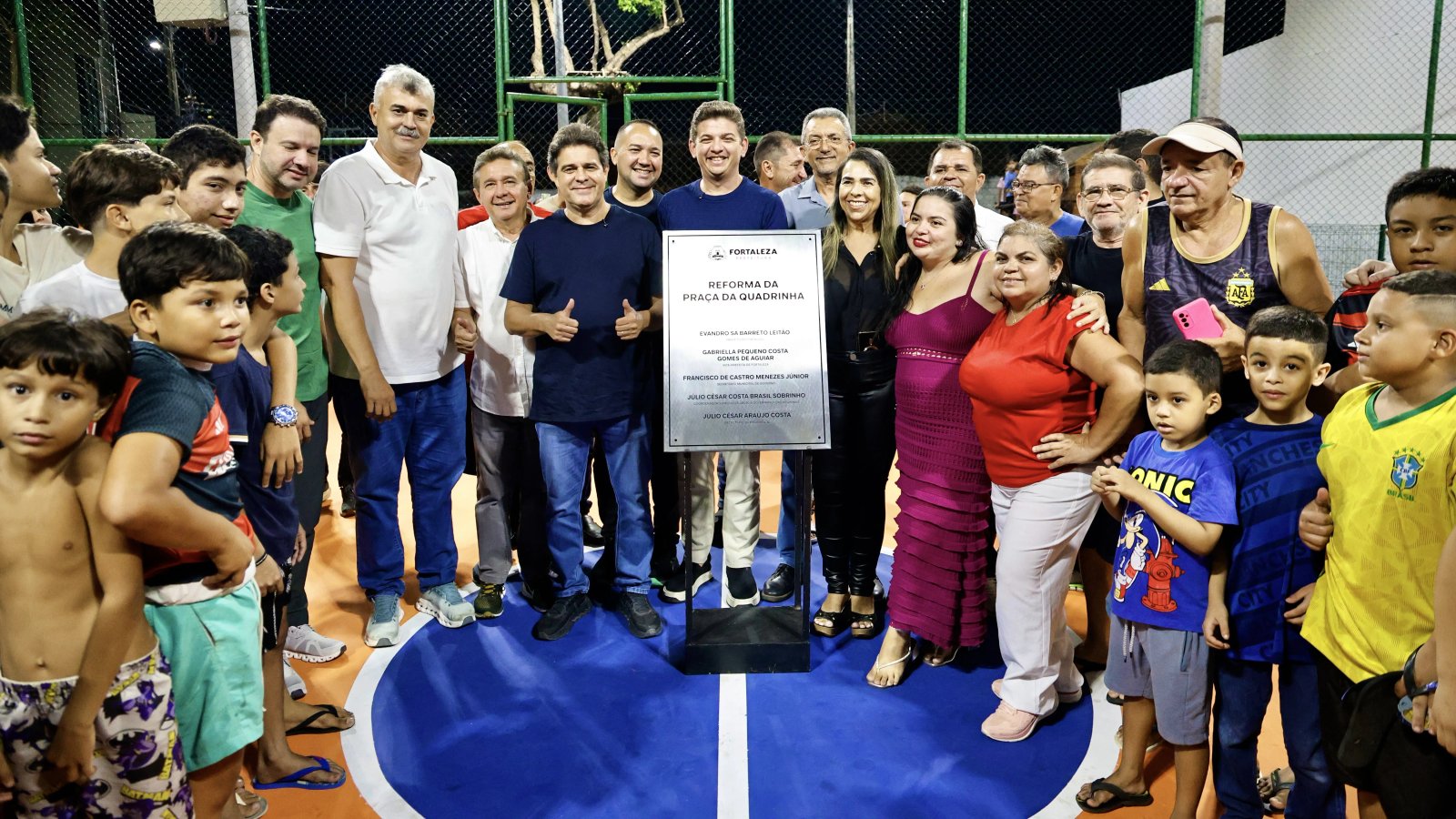 Prefeitura de Fortaleza entrega reforma da Praça da Quadrinha, no bairro Autran Nunes